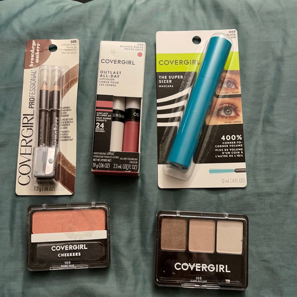 Lot Covergirl makeup 5pc